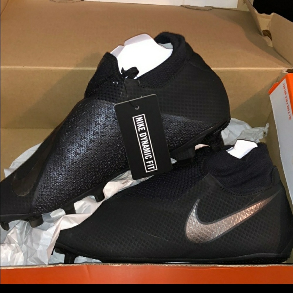 Nike Phantom Soccer Cleats